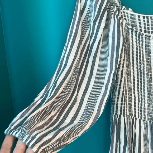 Smocked striped crop - Picture 3 of 4